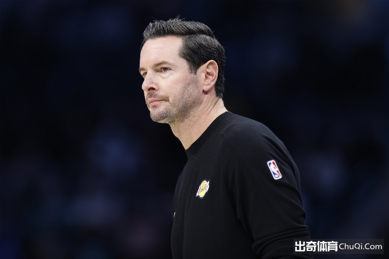 雷迪克谈29分惨败湖人：我整场防守端都很混乱，